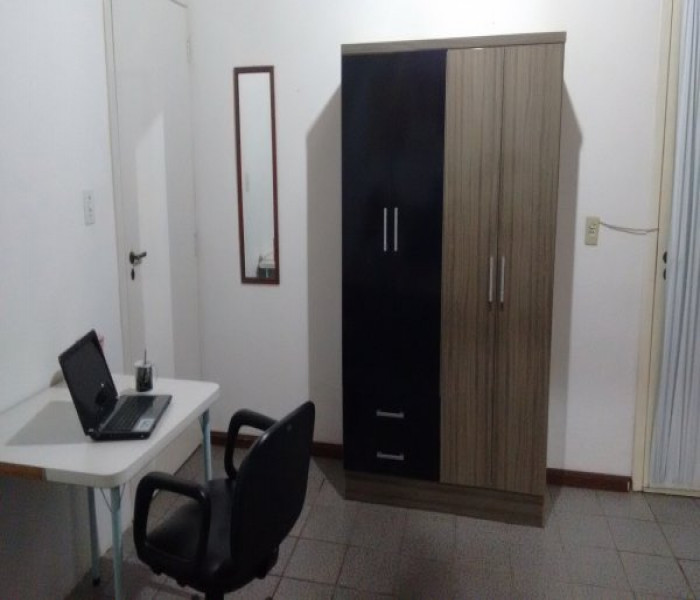 Imagem 2 da galeria do anúncio: Alugo Suítes e quartos individuais