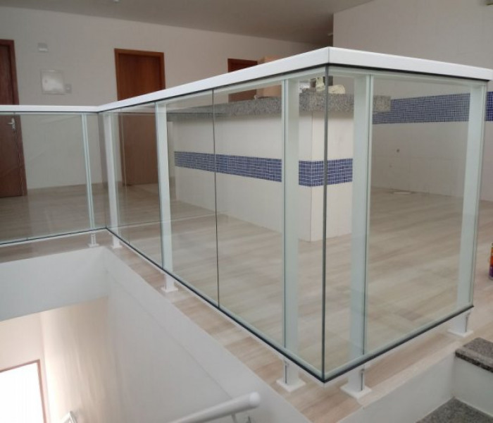 Imagem 5 da galeria do anúncio: Quarto mobiliado  C/Frigobar  proximo Ufrgs e Pucrs...