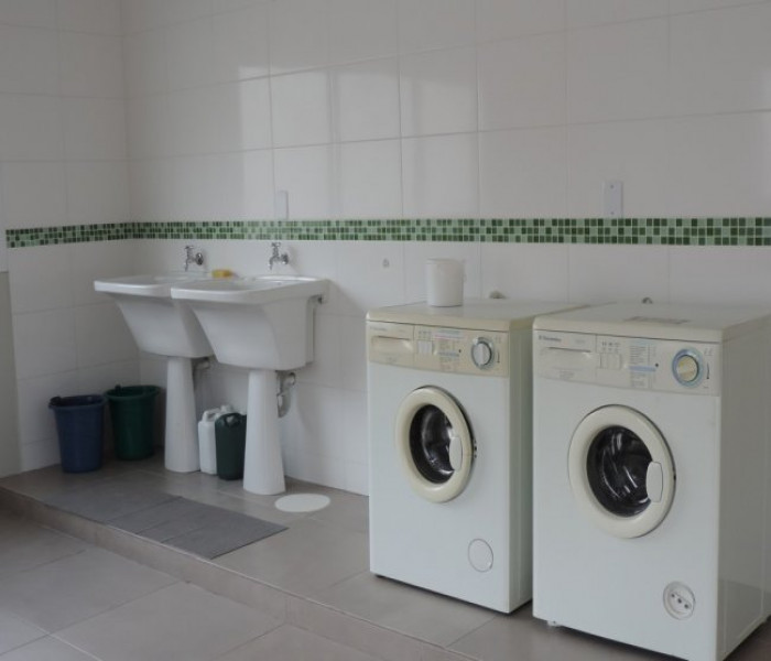 Imagem 5 da galeria do anúncio: Suítes mobiliadas próximo a PUC, UFRGS, ACISP, RENNER