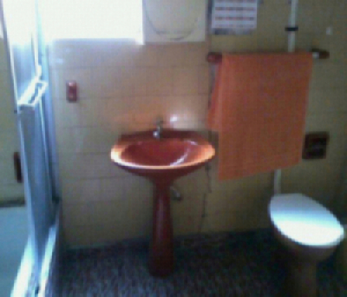 Imagem 9 da galeria do anúncio: Casa tipo republica prox da PUC FAMILIAR ?