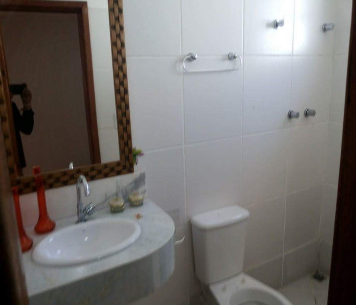 Imagem 7 da galeria do anúncio: Alugo suíte mobiliada