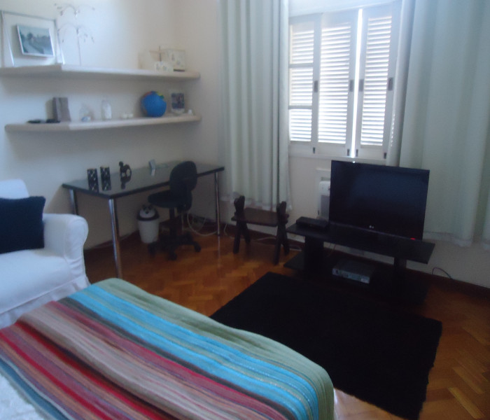 Imagem 4 da galeria do anúncio: Quarto grande mobiliado próximo a PUC