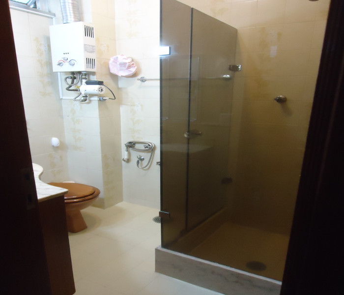 Imagem 6 da galeria do anúncio: Quarto grande mobiliado próximo a PUC