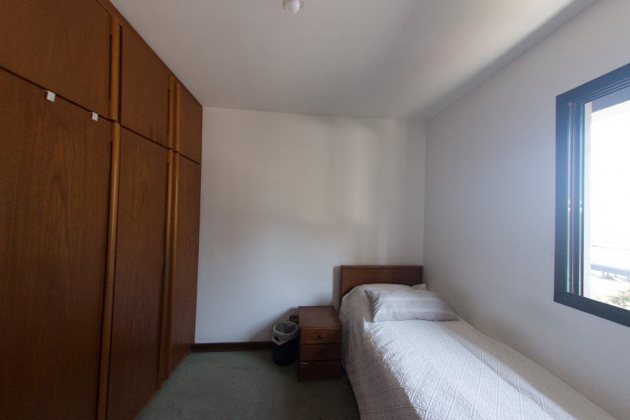 Imagem 3 da galeria do anúncio: Quarto individual mobiliado no centro de Alphaville