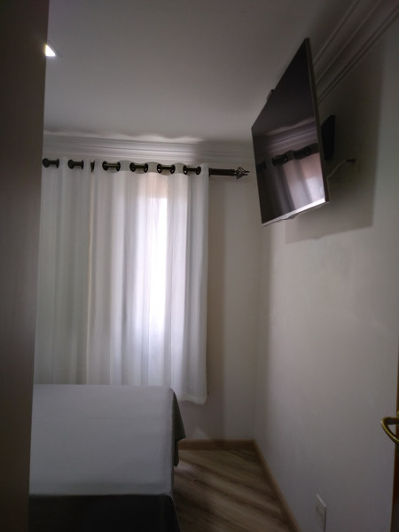 Imagem 6 da galeria do anúncio: Quartos Individuais e Suite  Mobiliados e Decorados