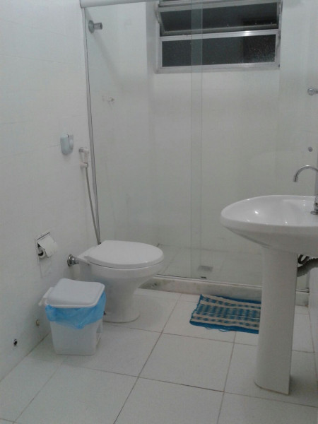 Imagem 7 da galeria do anúncio: Alugo Copacabana quarto individual para mulheres