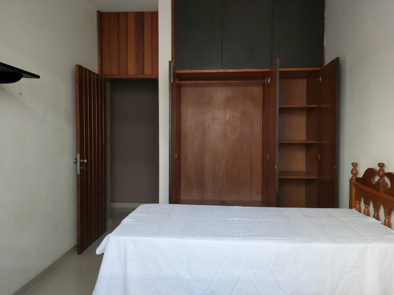 Imagem 8 da galeria do anúncio: Quarto na QI 5 LAGO SUL