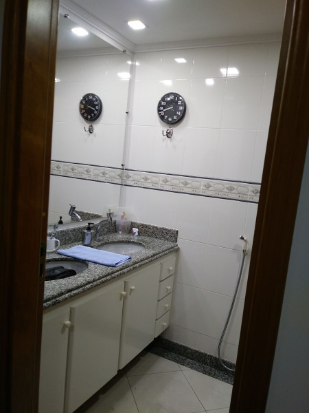 Imagem 11 da galeria do anúncio: Quartos Individuais e Suite  Mobiliados e Decorados