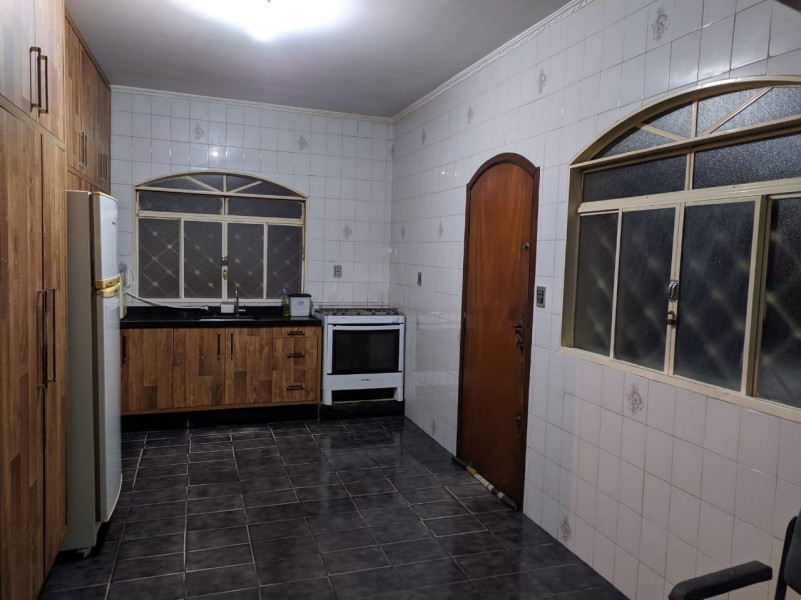 Imagem 2 da galeria do anúncio: Aluga-se quartos individuais (Feminino)