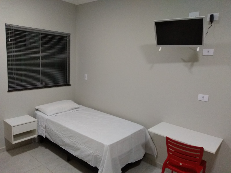 Imagem 2 da galeria do anúncio: Kitnet - Homero Thon - Santo André