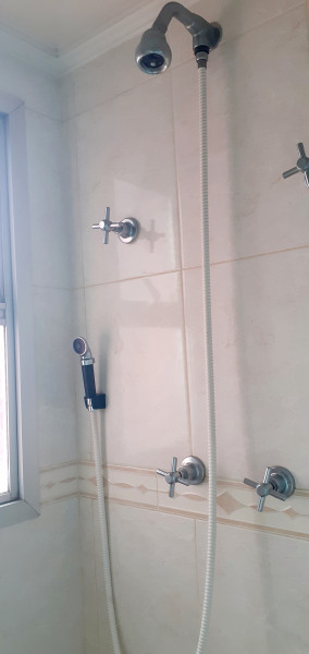 Imagem 4 da galeria do anúncio: Suíte Individual Piscina Sauna Academia etc FEMININO