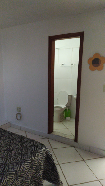 Imagem 11 da galeria do anúncio: Alugo suíte mobiliada