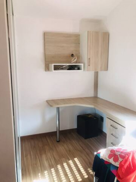Imagem 1 da galeria do anúncio: Compartilho apartamento