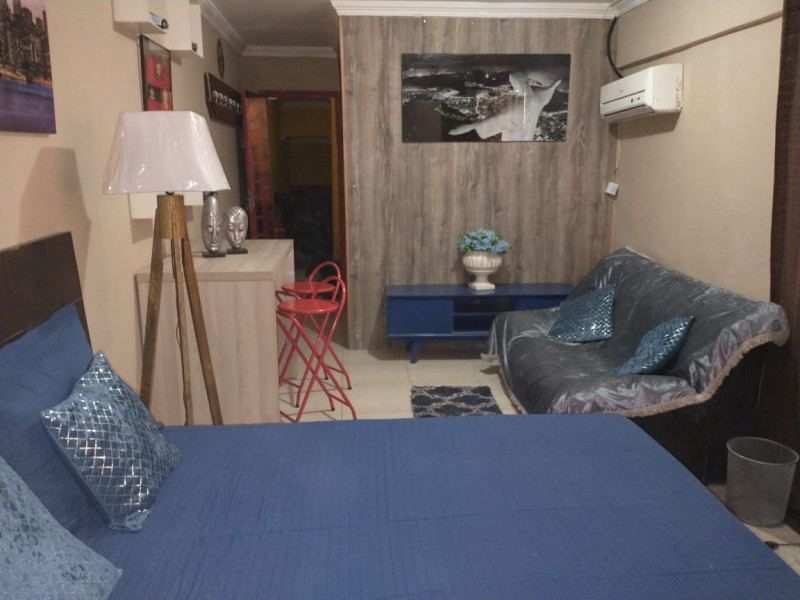 Imagem 4 da galeria do anúncio: ALUGO VAGA EM QUARTO A PARTIR DE R$ 550,00 POR MES