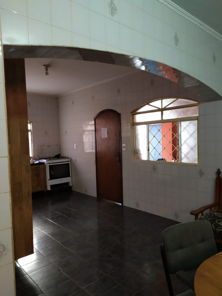 Imagem 10 da galeria do anúncio: Aluga-se quartos individuais (Feminino)