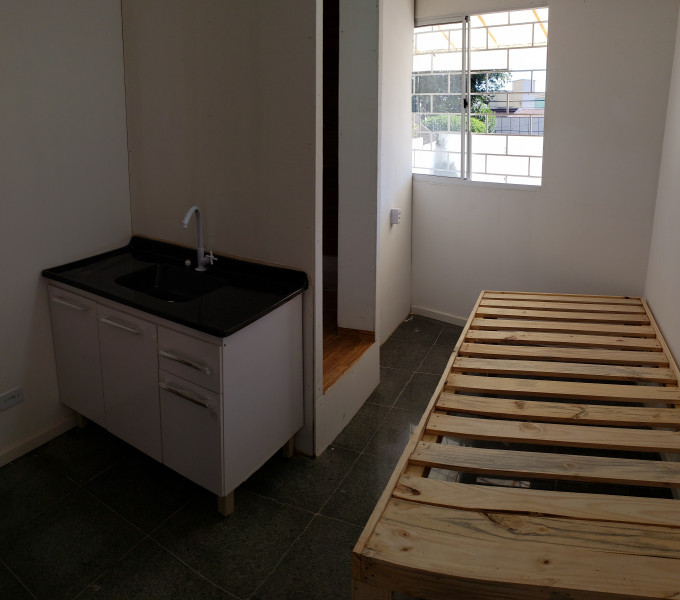 Imagem 1 da galeria do anúncio: Kitnet  Bigorrilho Batel Mobiliado Quarto com banheiro