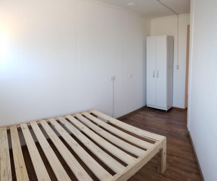 Imagem 6 da galeria do anúncio: Kitnet  Bigorrilho Batel Mobiliado Quarto com banheiro