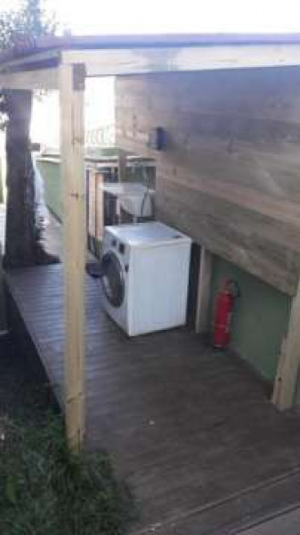 Imagem 2 da galeria do anúncio: Kitnet Bigorrilho Barigui Mobiliado Quarto banheiro cozinha