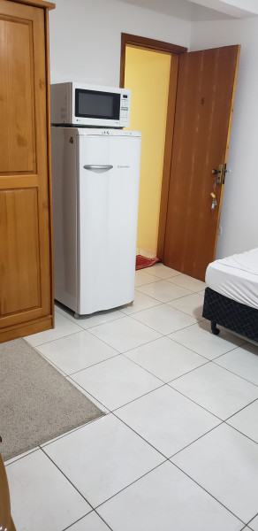 Imagem 16 da galeria do anúncio: Quarto Mobiliado com Cozinha Individual