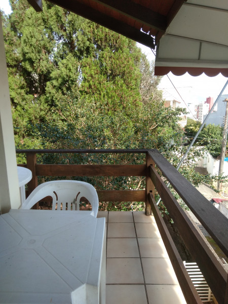 Imagem 4 da galeria do anúncio: Quarto alto padrao com sacada