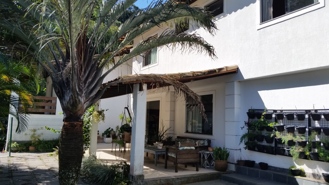 Imagem 9 da galeria do anúncio: Suite em quarto em Sao Conrado