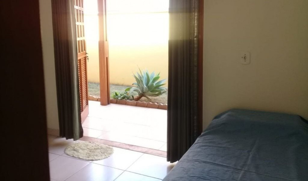 Imagem 6 da galeria do anúncio: Quarto com banheiro individual