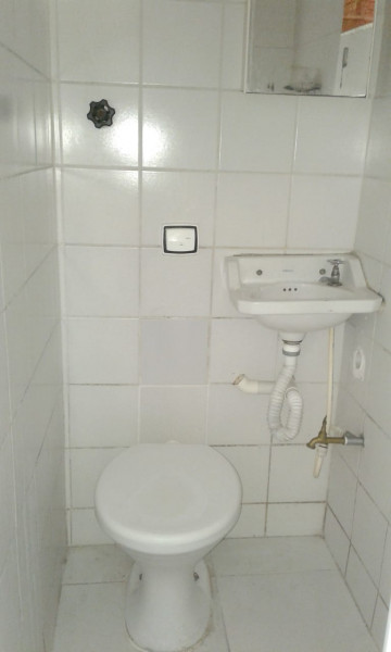 Imagem 11 da galeria do anúncio: Kits mobiliadas  a 200 mts da Estação São Joaquim do metrô