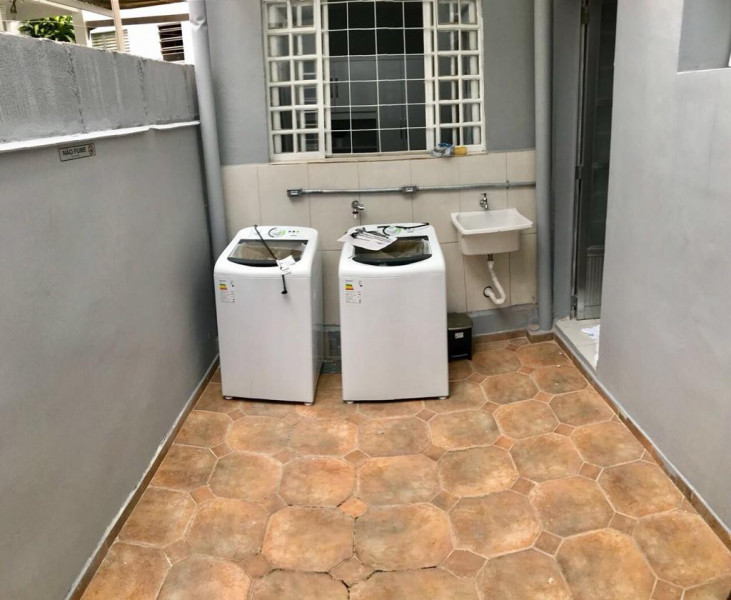 Imagem 9 da galeria do anúncio: Quartos individuais em casa mista, ao lado do Bar Veloso