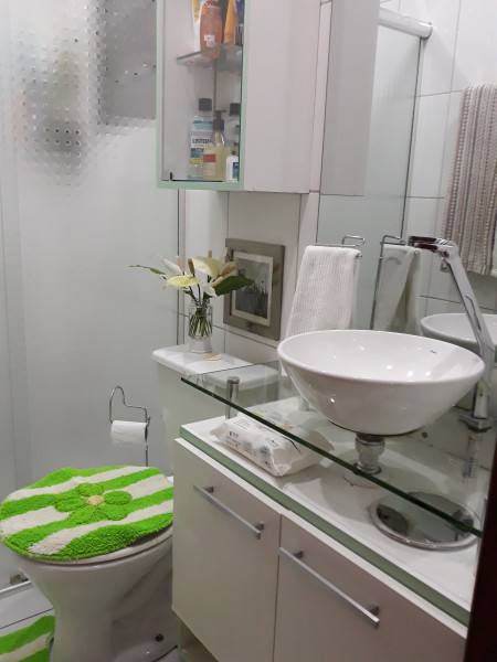 Imagem 13 da galeria do anúncio: Divido Apto Patríarca/ Vila Ré