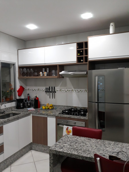 Imagem 2 da galeria do anúncio: Divido Apto Patríarca/ Vila Ré