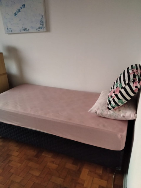 Imagem 2 da galeria do anúncio: VAGA FEMININA quarto mobiliado entro,na francisco Glicério