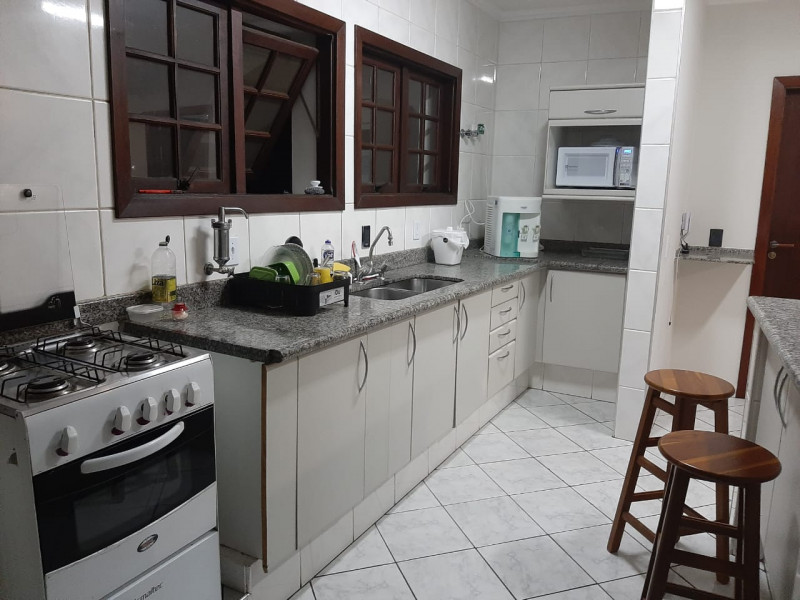 Imagem 2 da galeria do anúncio: Quarto amplo individual ao lado da Lagoa do taquaral