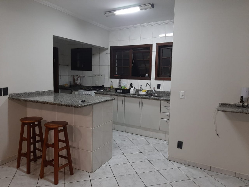 Imagem 3 da galeria do anúncio: Quarto amplo individual ao lado da Lagoa do taquaral