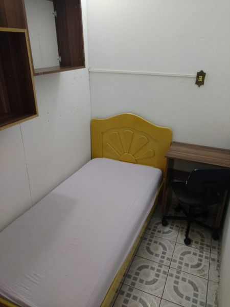 Imagem 2 da galeria do anúncio: República,quarto para moças