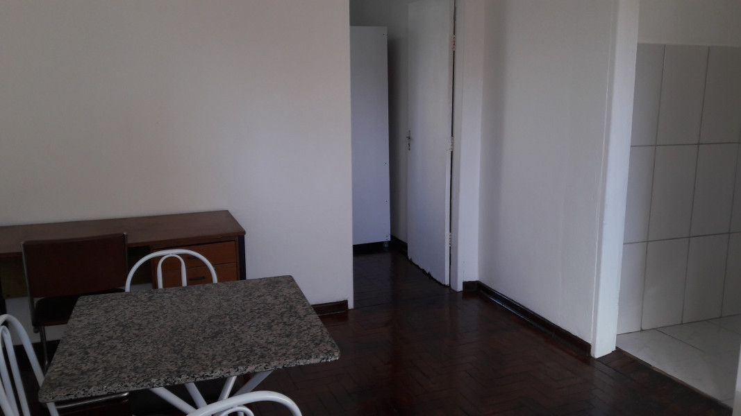 Imagem 2 da galeria do anúncio: Kits mobiliadas  a 200 mts da Estação São Joaquim do metrô