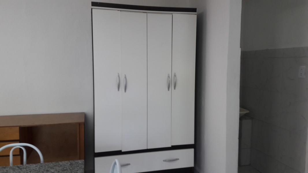 Imagem 1 da galeria do anúncio: Kits mobiliadas  a 200 mts da Estação São Joaquim do metrô