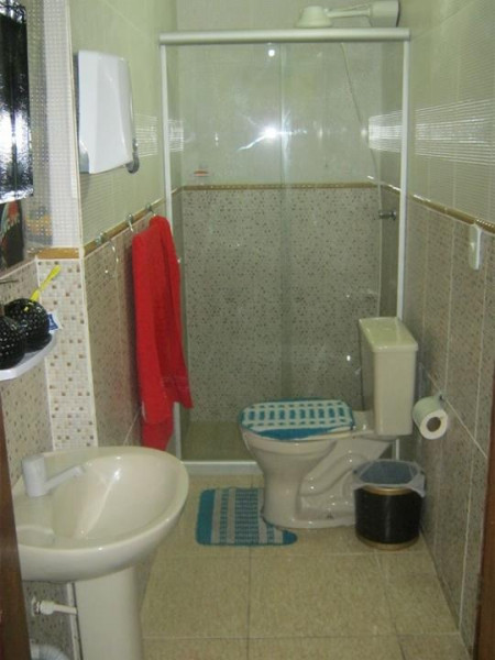 Imagem 12 da galeria do anúncio: ALUGO EXCELENTE QUARTO A PESSOAS EXIGENTES NO CENTRO