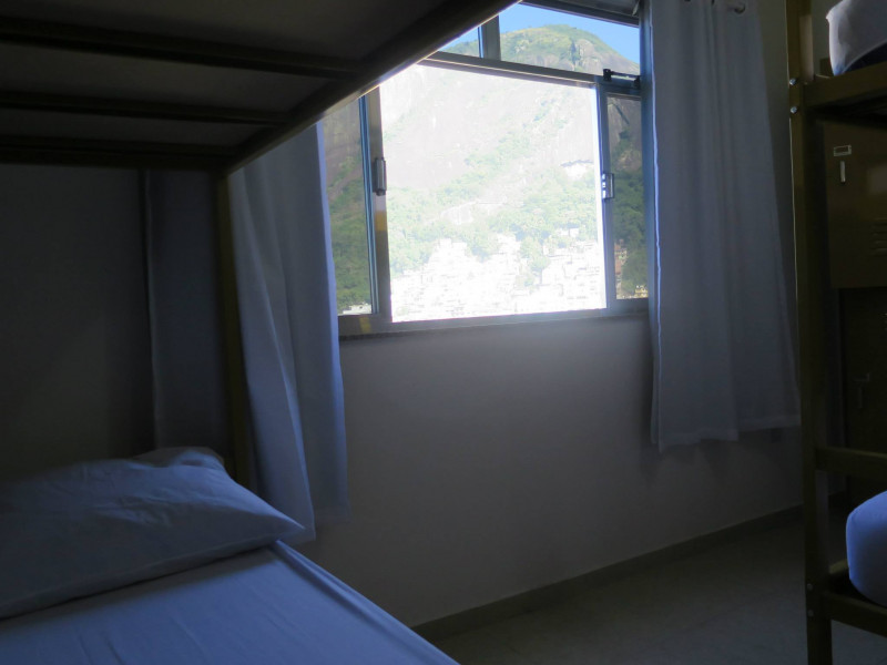 Imagem 14 da galeria do anúncio: QUARTO COMPARTILHADO MASCULINO E FEMININO EM COPACABANA!