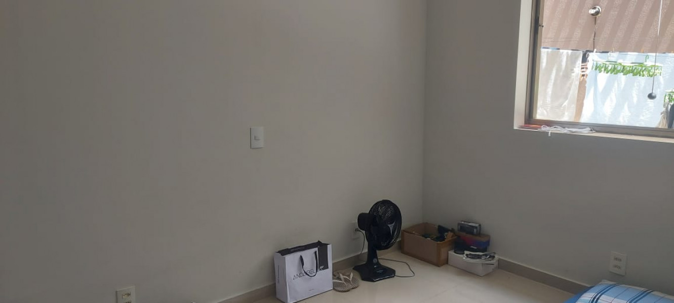 Imagem 3 da galeria do anúncio: Quarto na QI 5 LAGO SUL