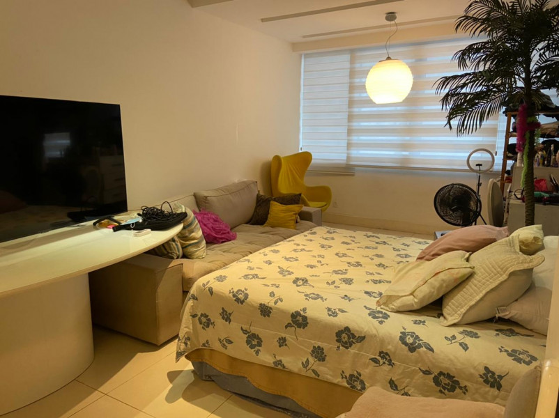 Imagem 8 da galeria do anúncio: Quarto grande na quadra da praia!