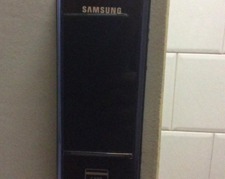 Imagem 9 da galeria do anúncio: Quarto mobiliado gigante para moças