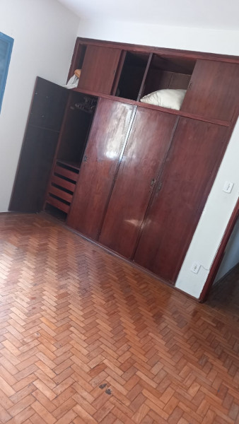 Imagem 4 da galeria do anúncio: Aluguel de quarto mobiliado com Guarda Roupas Embutido