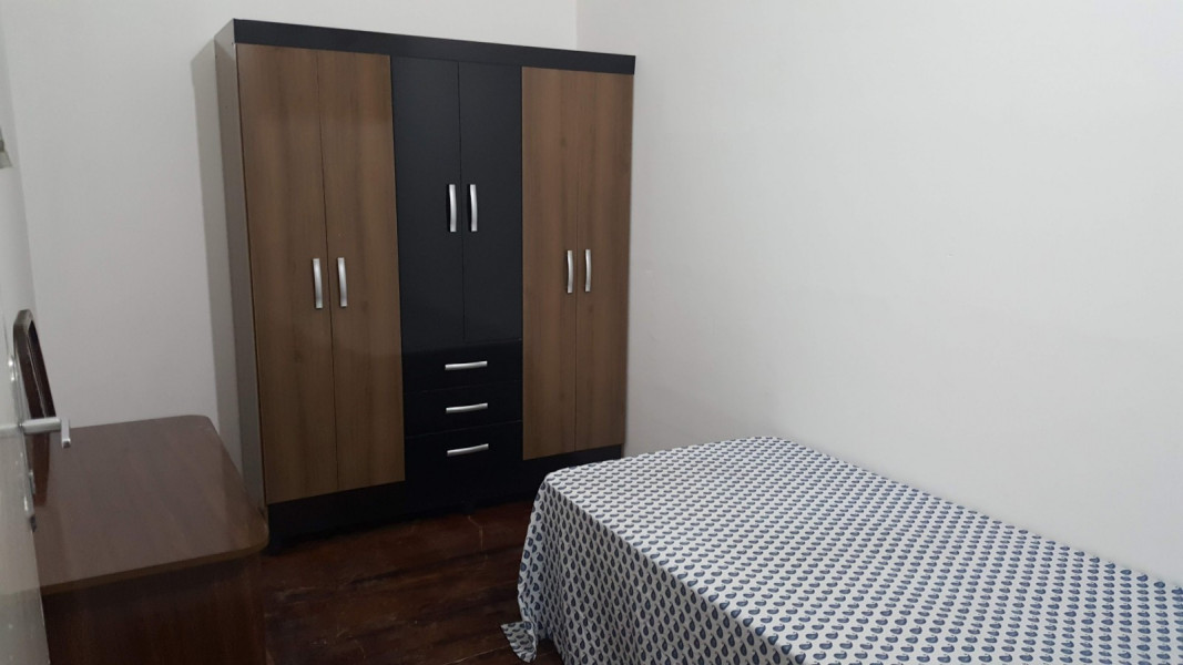 Imagem 12 da galeria do anúncio: Alugo ótimos quarto p/ moças, piscina, Lavanderia,mobiliado,