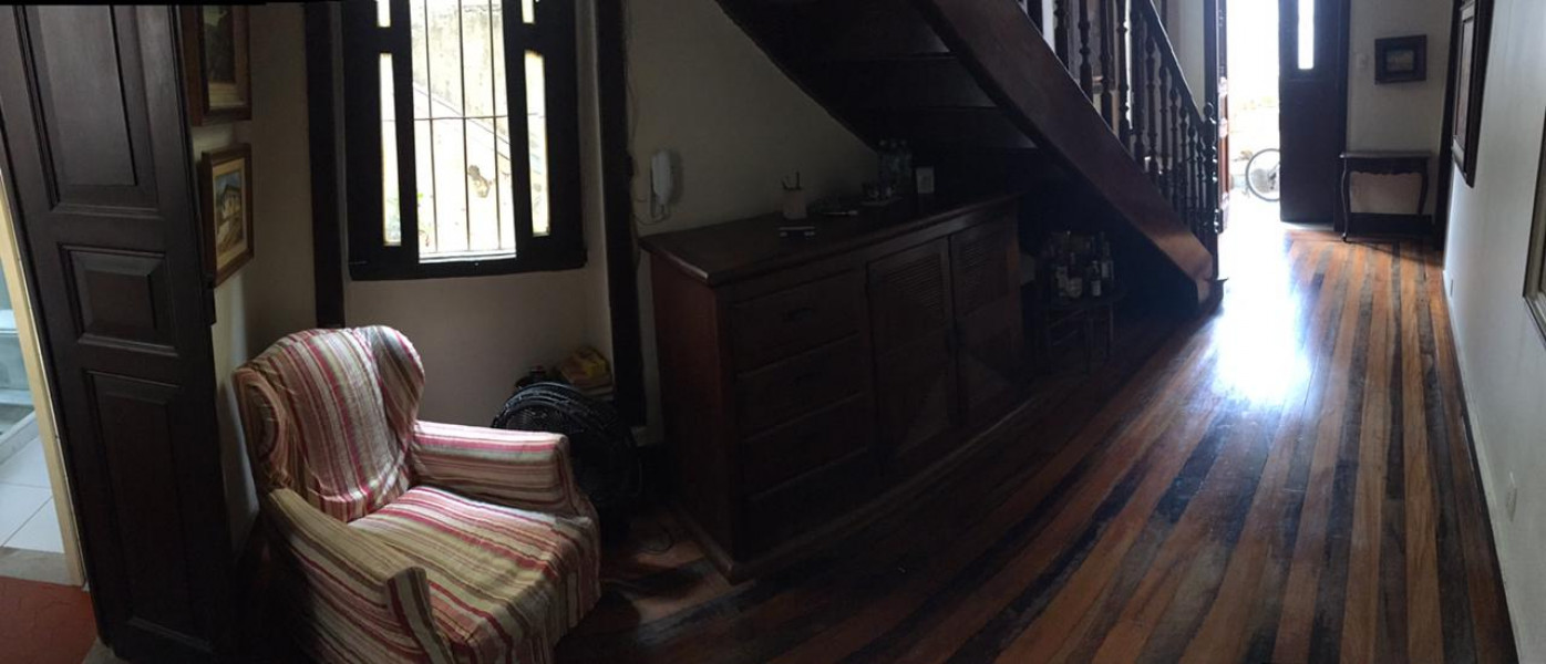 Imagem 9 da galeria do anúncio: Quarto amplo em casa colonial em Laranjeiras