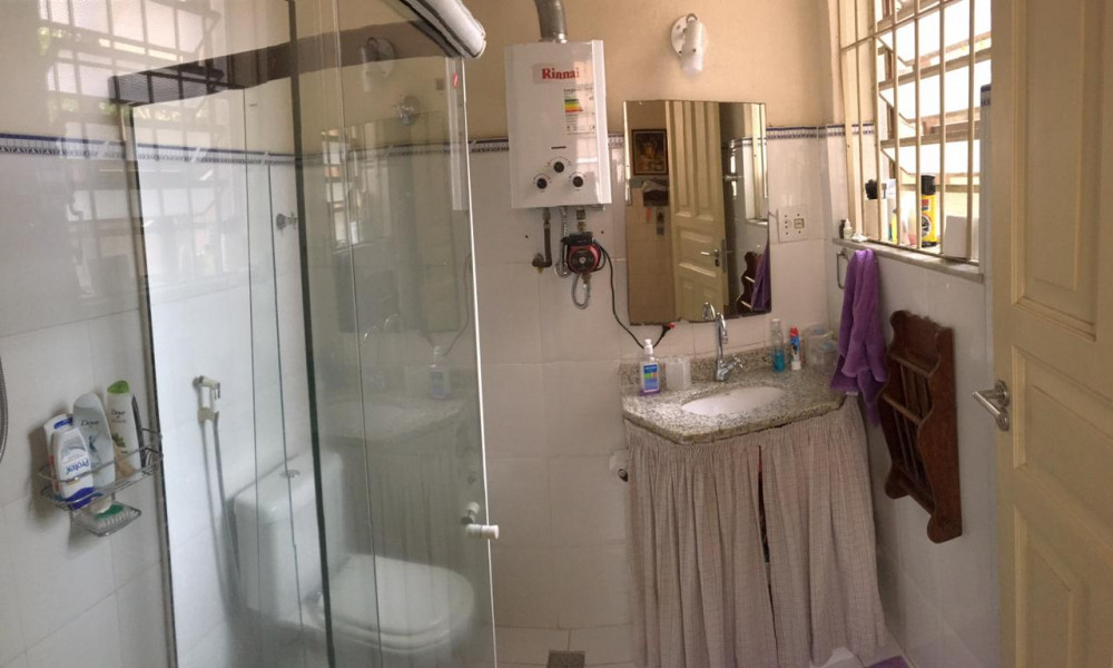 Imagem 15 da galeria do anúncio: Quarto amplo em casa colonial em Laranjeiras