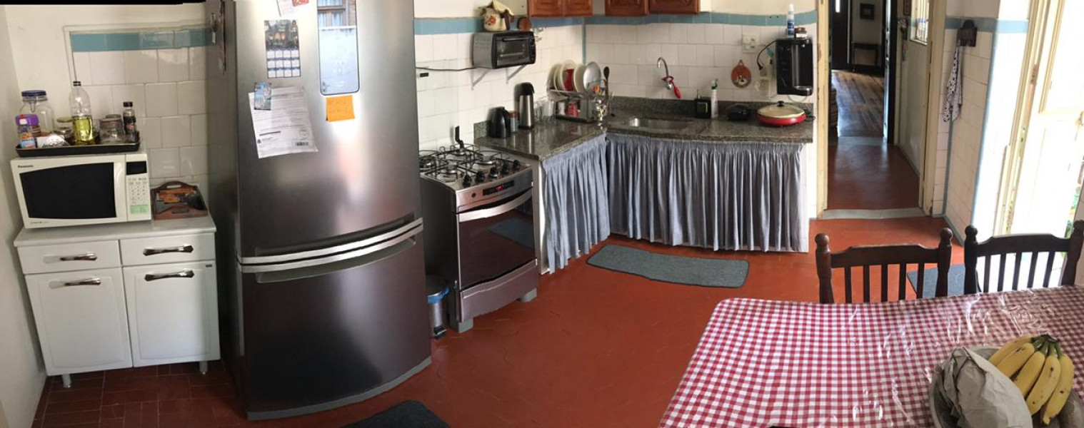 Imagem 12 da galeria do anúncio: Quarto amplo em casa colonial em Laranjeiras