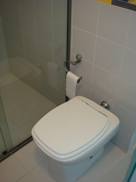 Imagem 8 da galeria do anúncio: Excelente Suite com Diarista Exclusivo á Mulheres