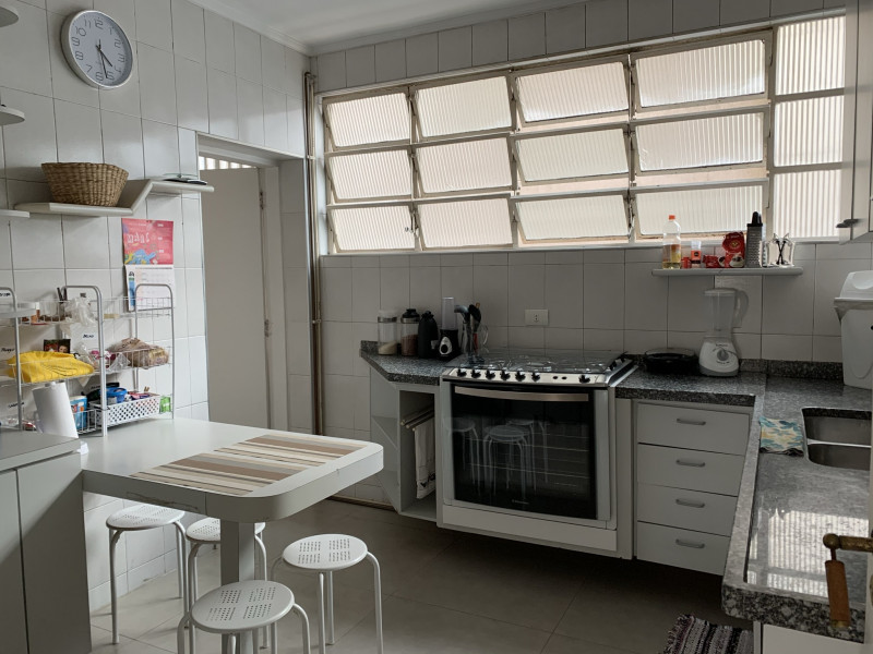 Imagem 8 da galeria do anúncio: QUARTO AMPLO NA ALAMEDA SANTOS - JARDINS (TUDO INCLUSO)