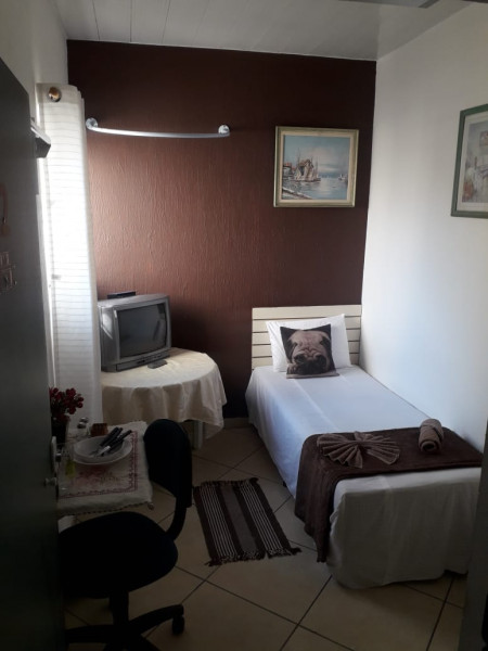 Imagem 9 da galeria do anúncio: Quarto individual mobiliado com mini cozinha