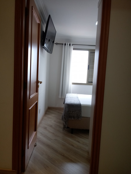 Imagem 3 da galeria do anúncio: Quartos Individuais e Suite  Mobiliados e Decorados